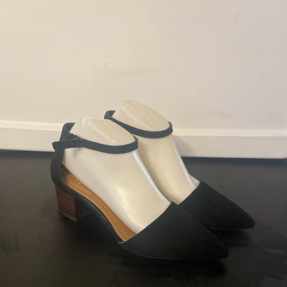 Crown Vintage Black Suede Pointy Toe Flats 1.5 Block Heel Sz 8M B#24